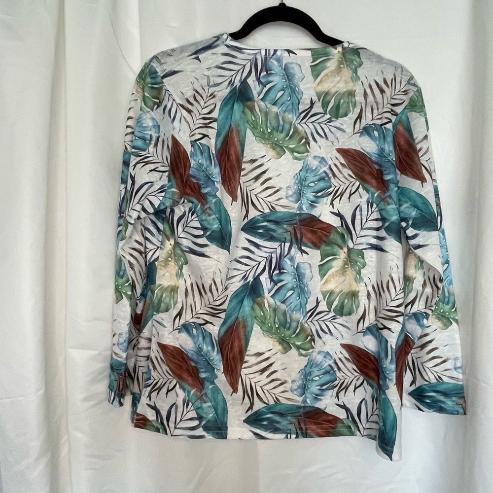 Milano feather and leaf Print Women's Top​​​​​ - Picture 3 of 5